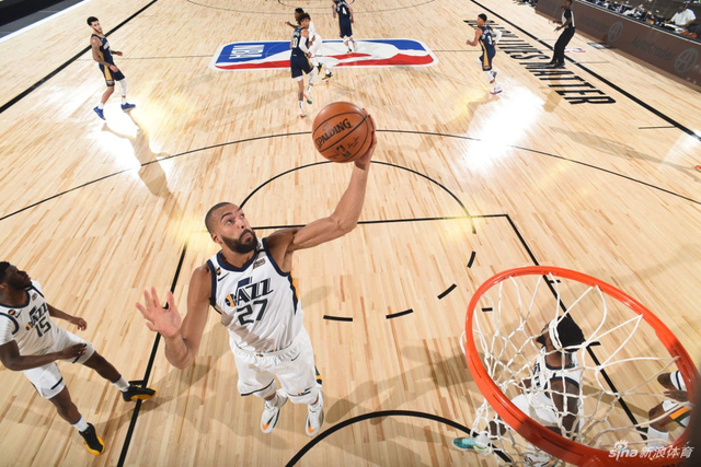 在赛季中期 在赛季中期